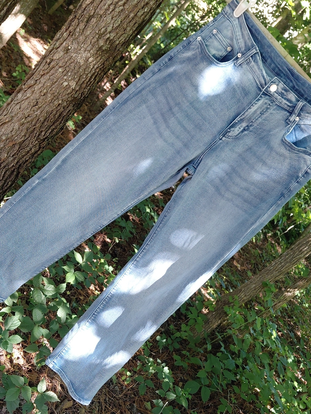Light Wash Straight-Leg Women’s Jeans